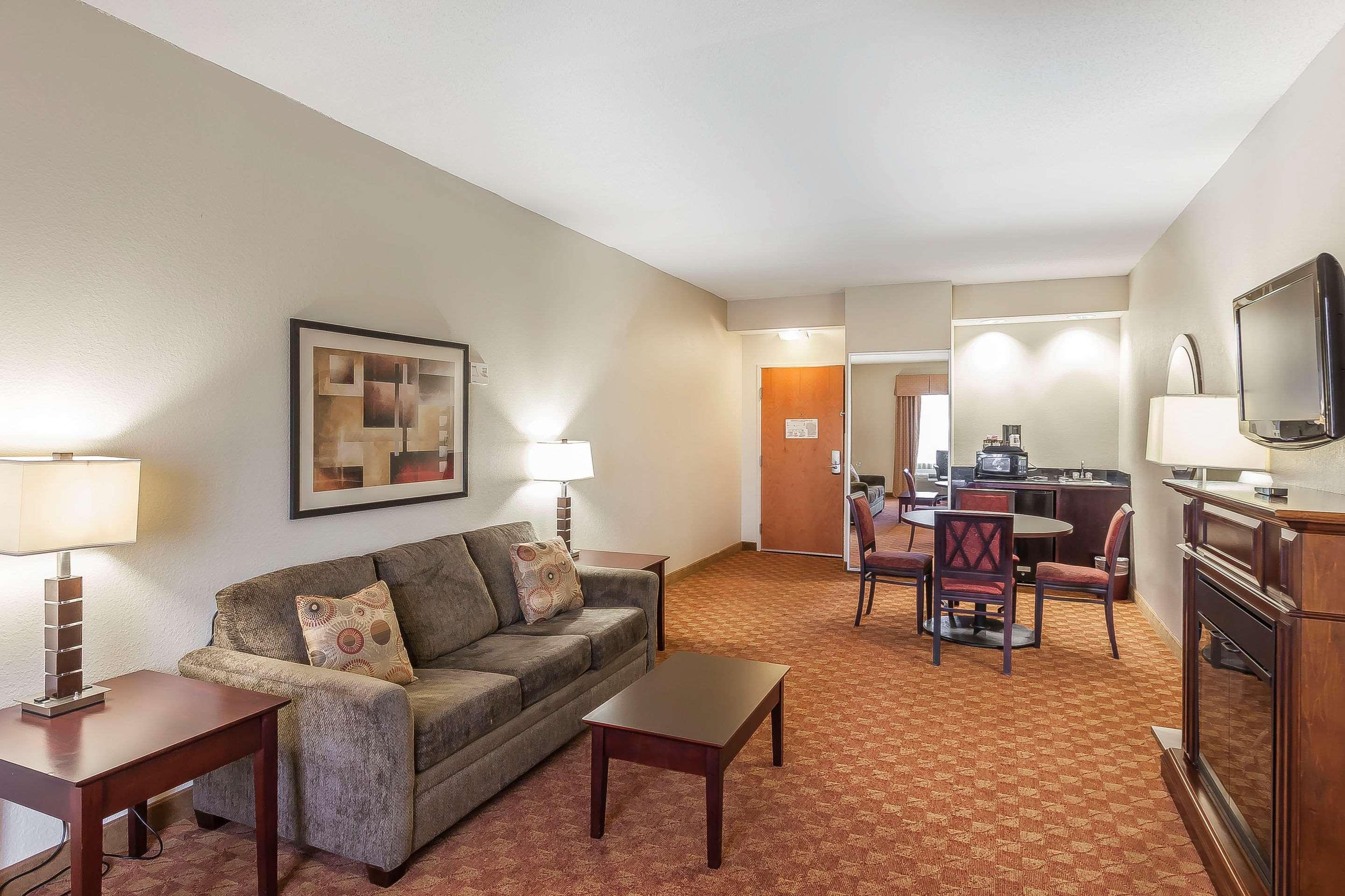 Comfort Suites Suffolk - Chesapeake Exterior photo
