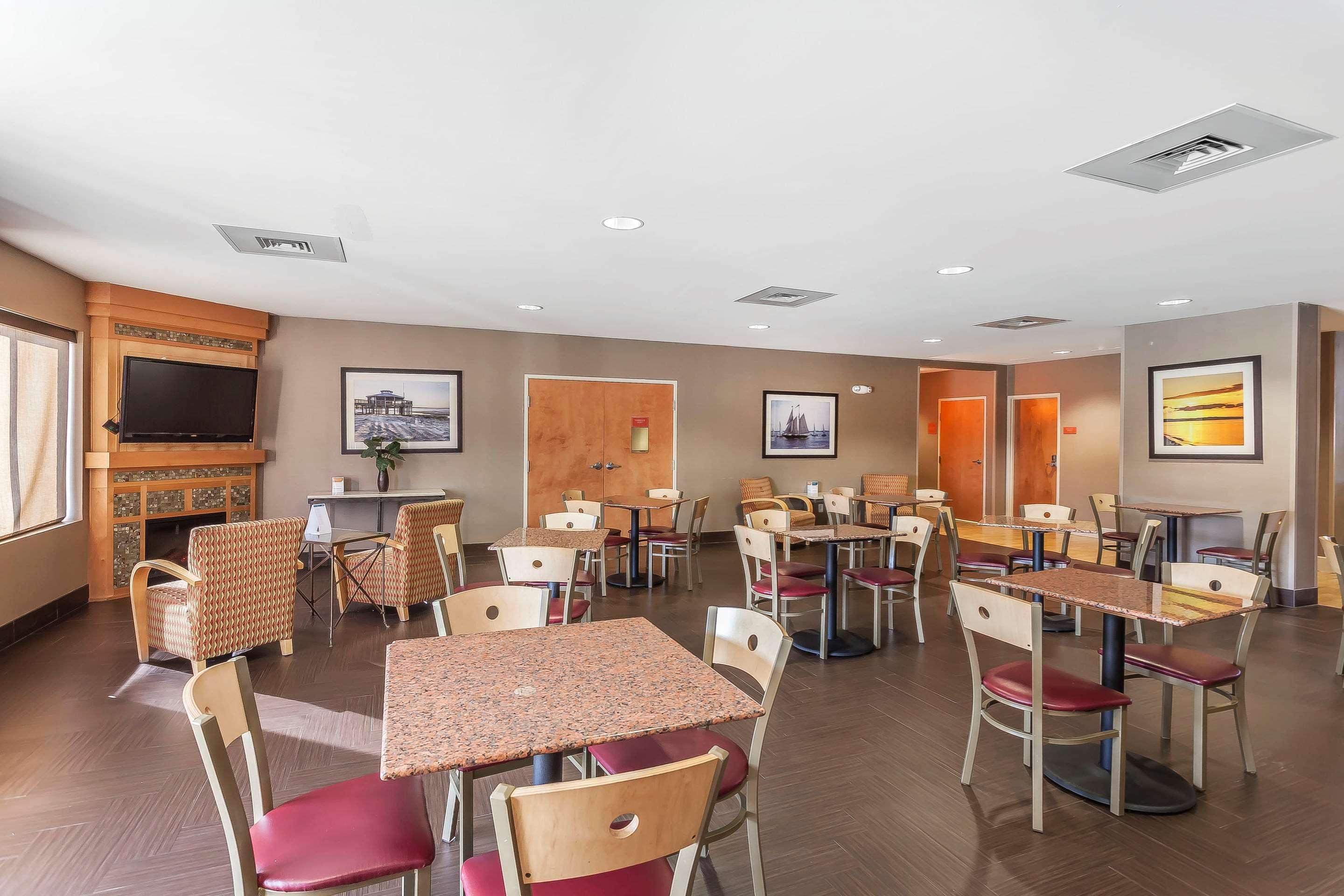 Comfort Suites Suffolk - Chesapeake Exterior photo