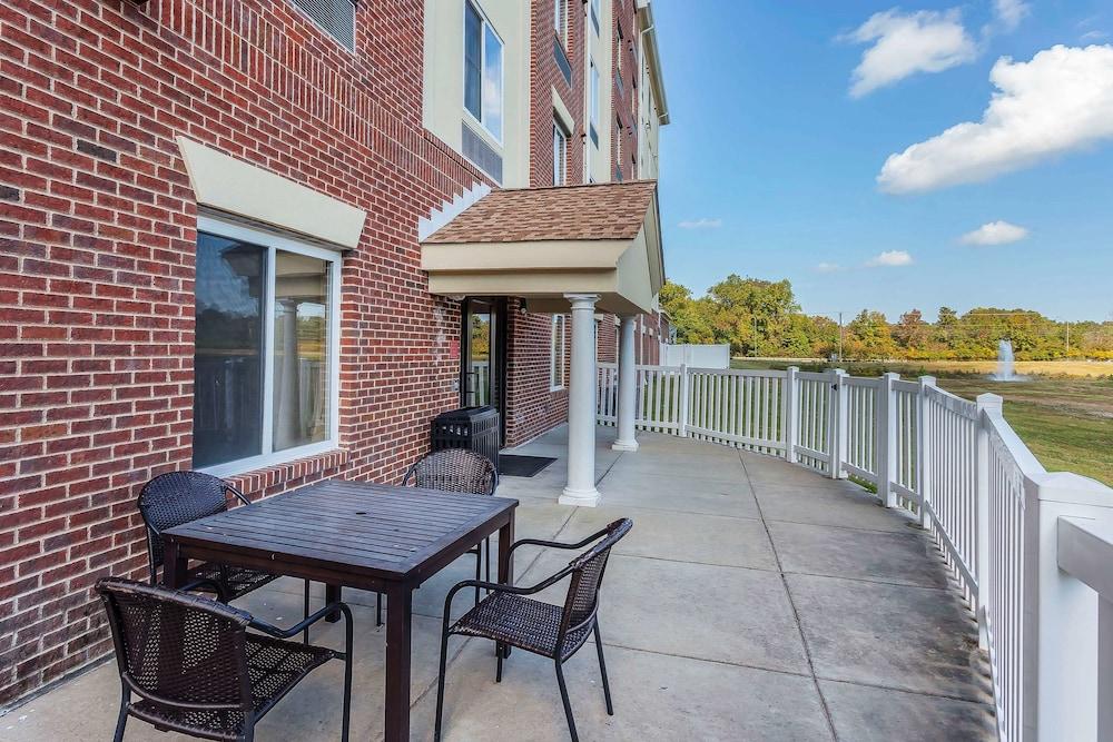 Comfort Suites Suffolk - Chesapeake Exterior photo
